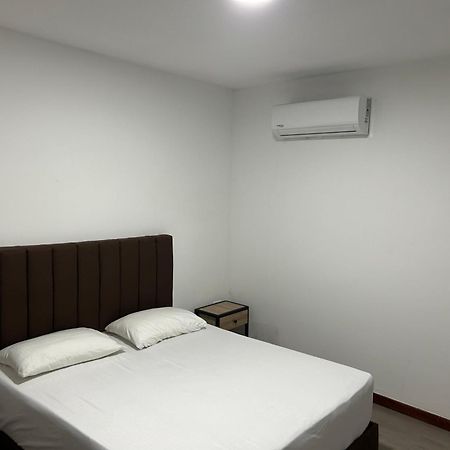 Hotel Gallery By 70 เมเดยิน ภายนอก รูปภาพ