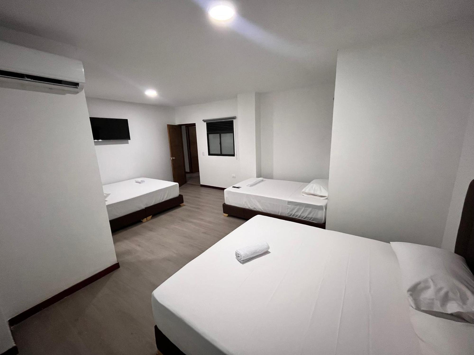 Hotel Gallery By 70 เมเดยิน ภายนอก รูปภาพ