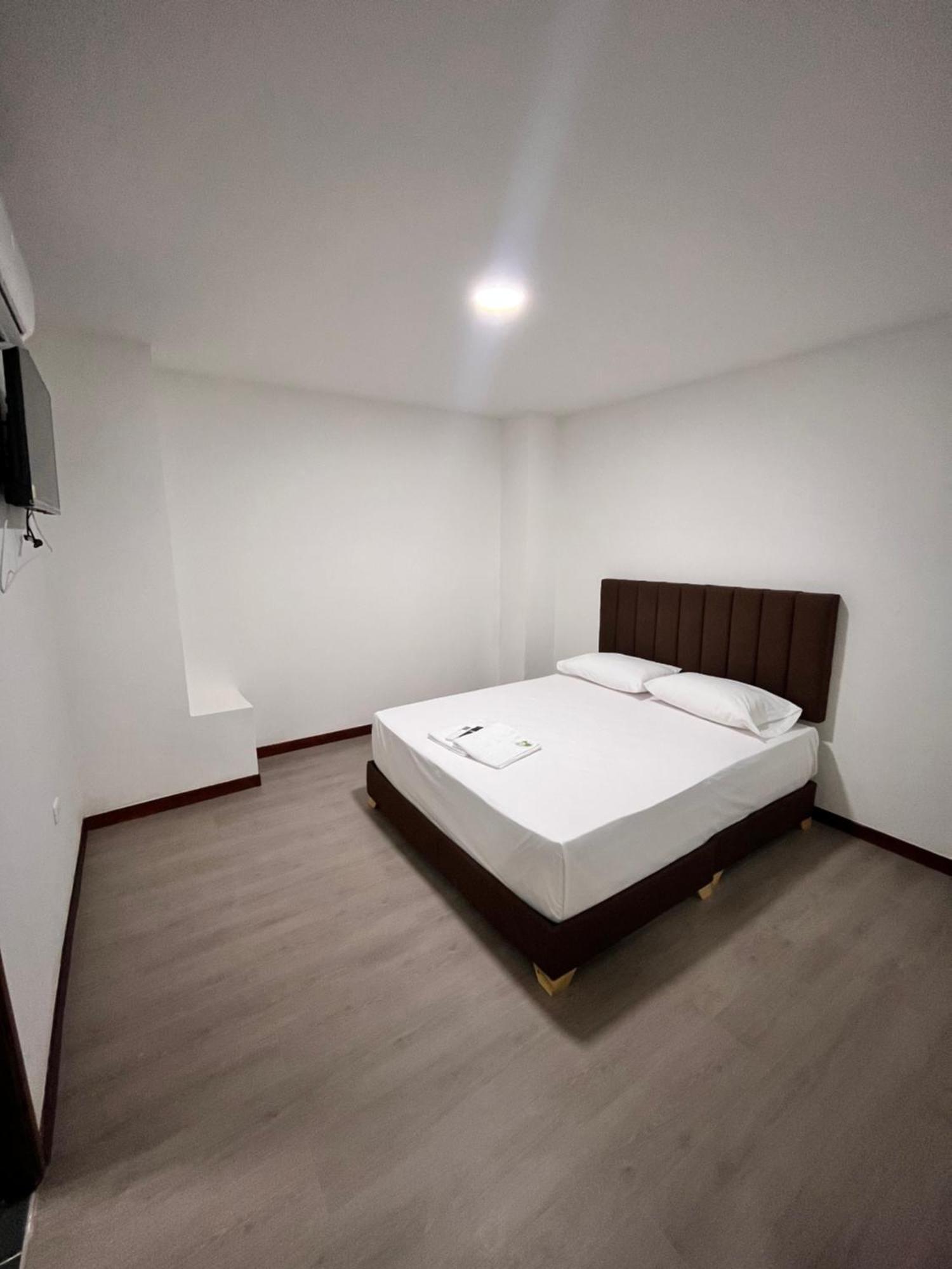 Hotel Gallery By 70 เมเดยิน ภายนอก รูปภาพ