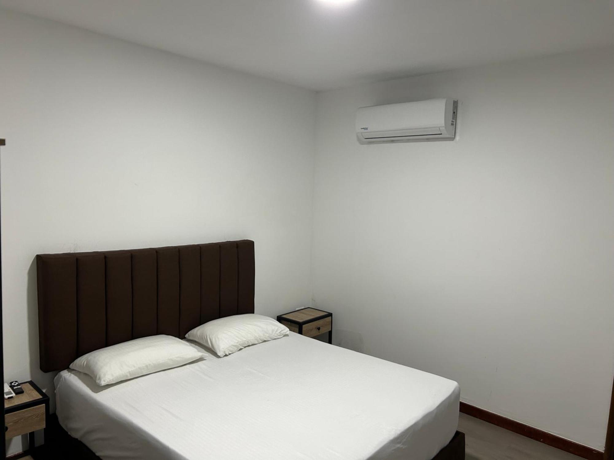 Hotel Gallery By 70 เมเดยิน ภายนอก รูปภาพ