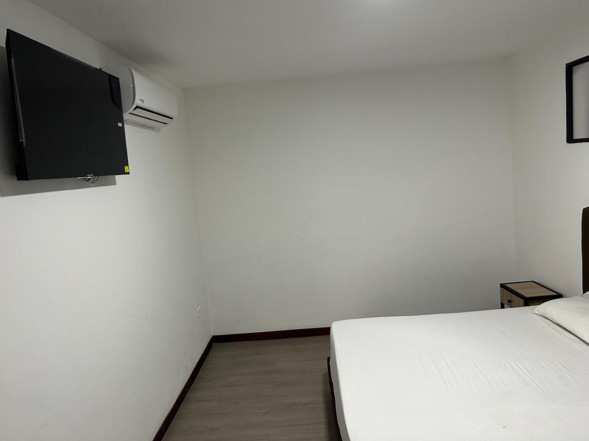 Hotel Gallery By 70 เมเดยิน ภายนอก รูปภาพ
