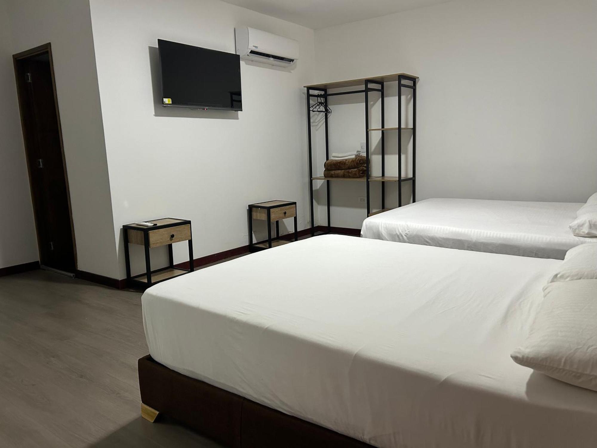 Hotel Gallery By 70 เมเดยิน ภายนอก รูปภาพ