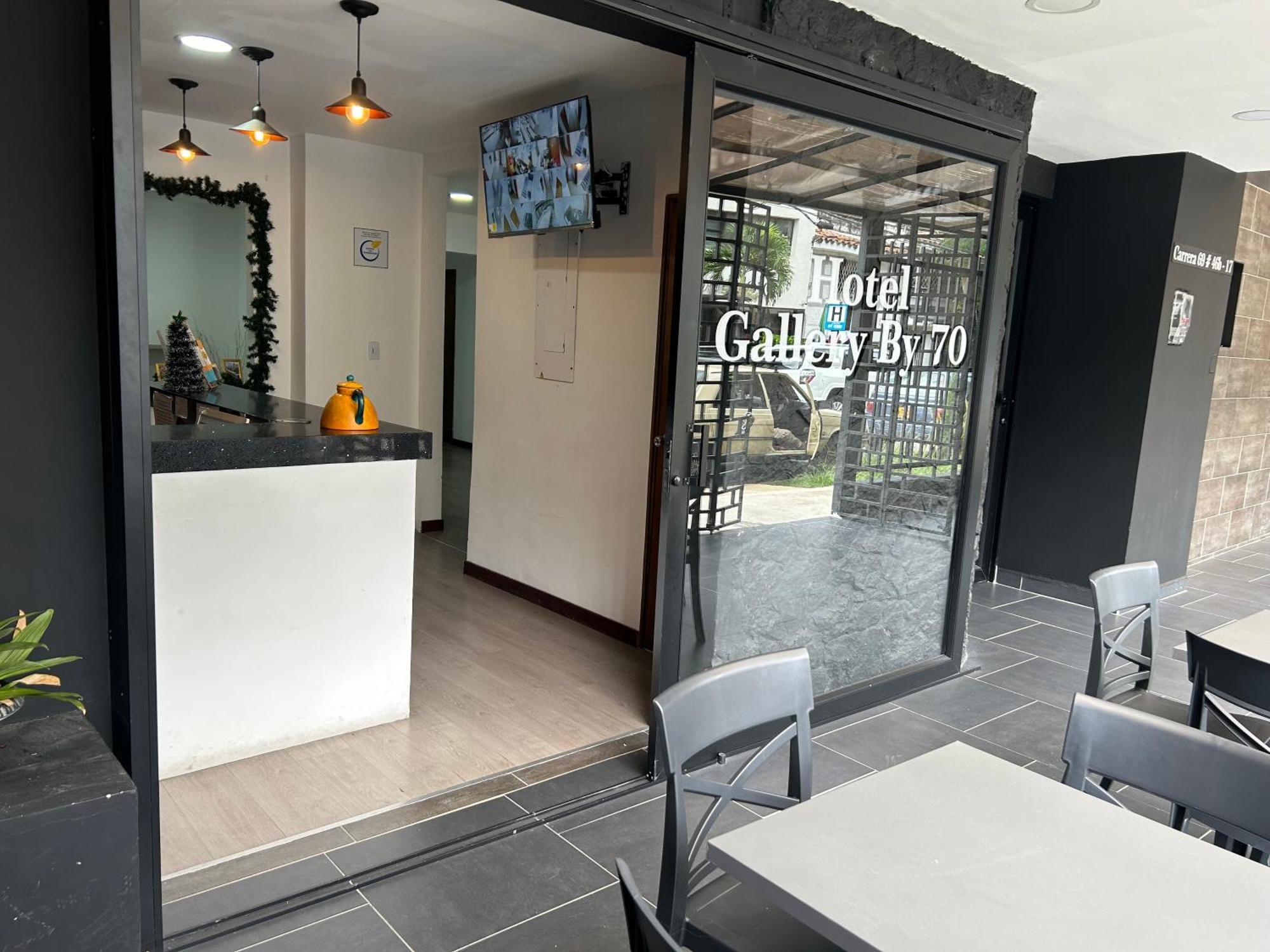 Hotel Gallery By 70 เมเดยิน ภายนอก รูปภาพ
