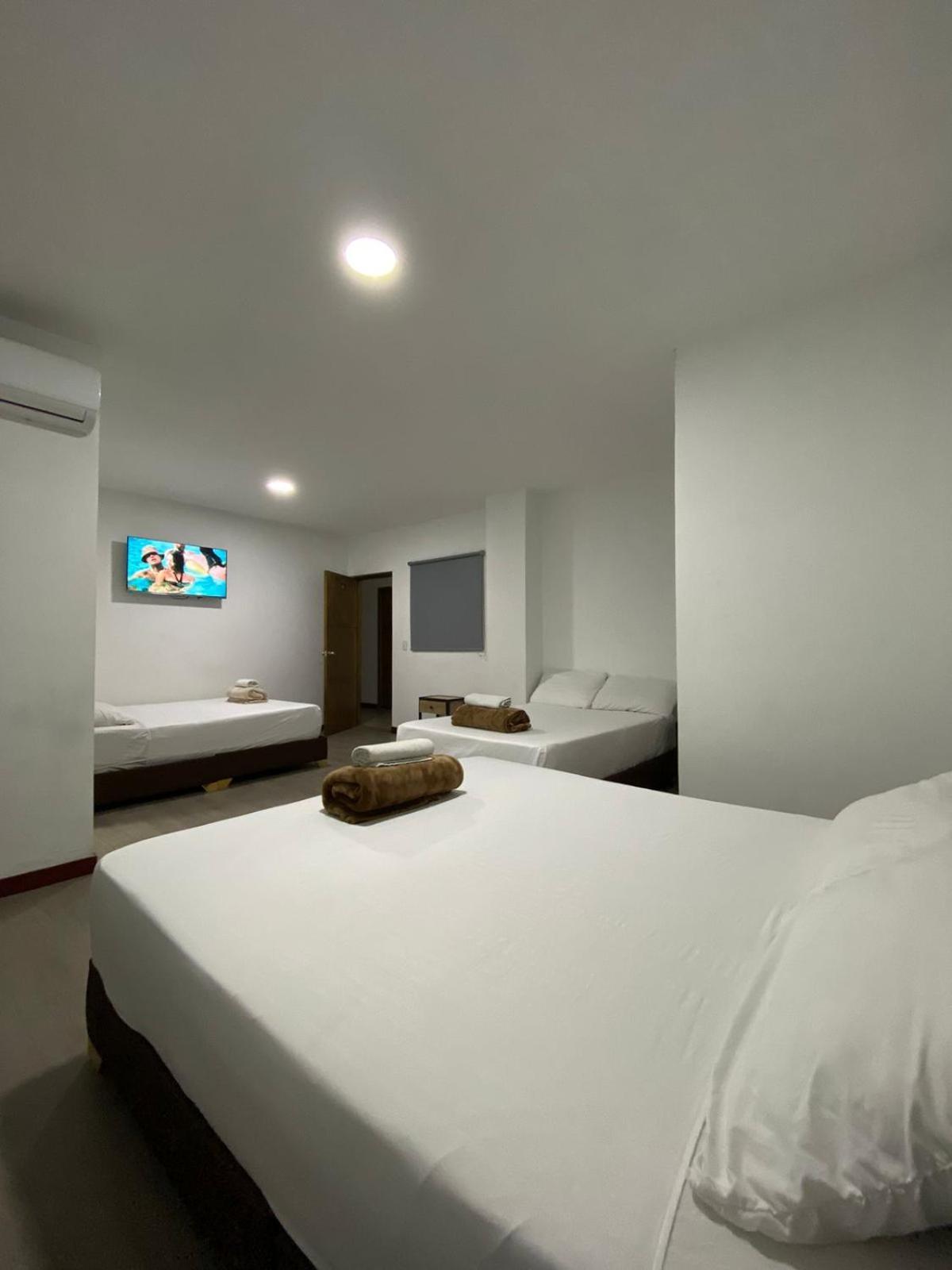 Hotel Gallery By 70 เมเดยิน ภายนอก รูปภาพ