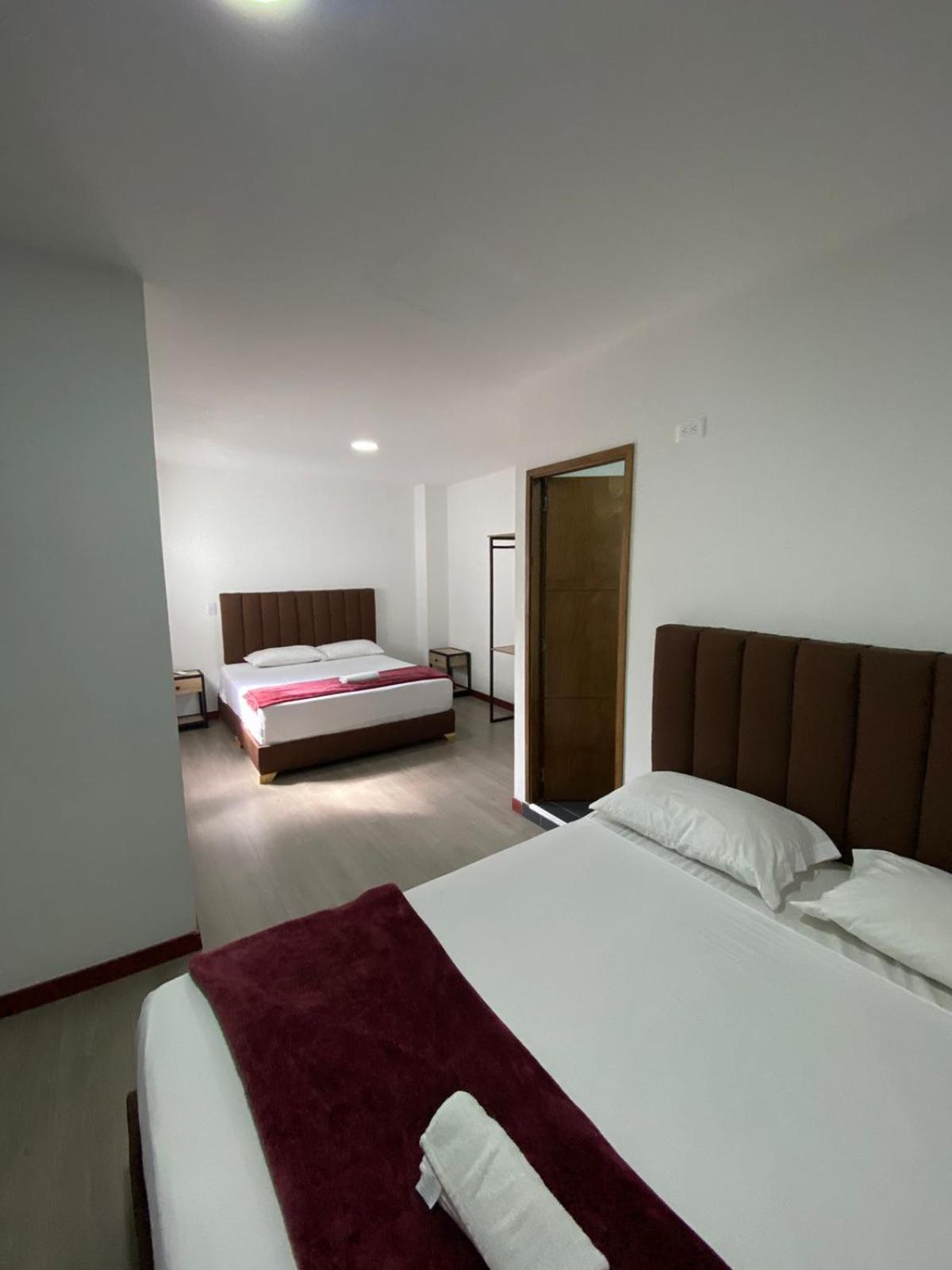 Hotel Gallery By 70 เมเดยิน ภายนอก รูปภาพ