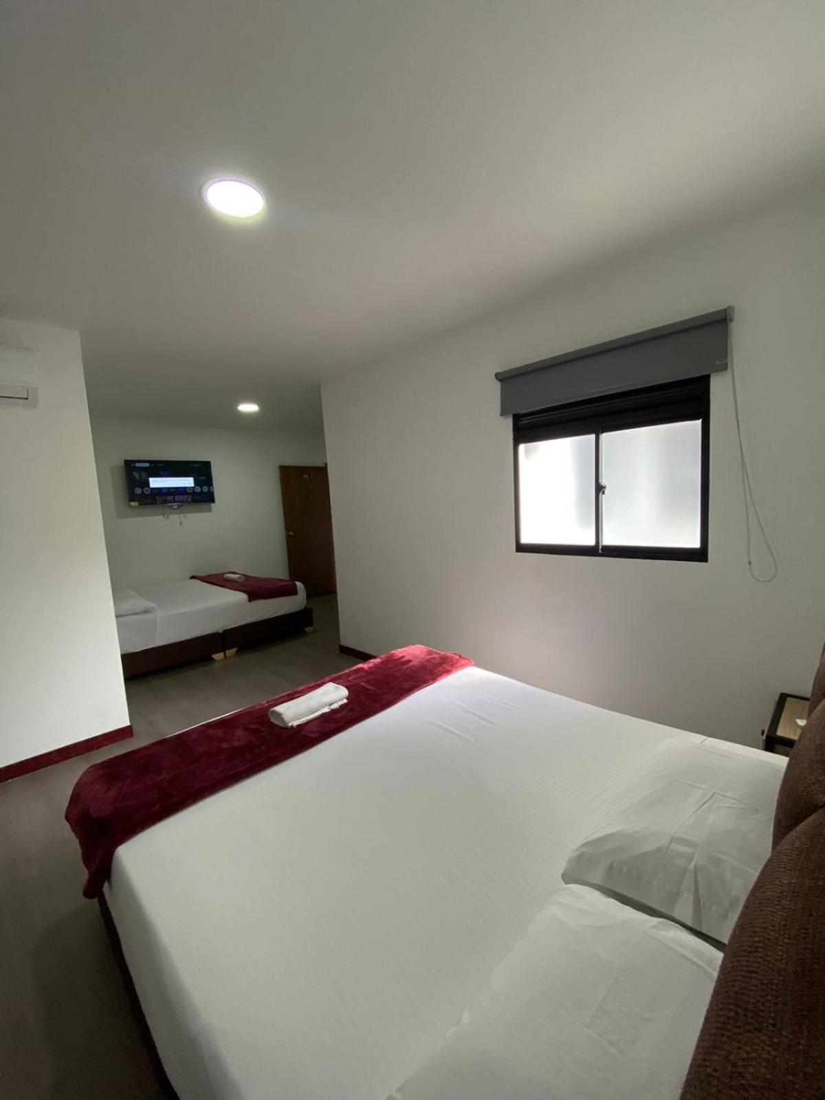 Hotel Gallery By 70 เมเดยิน ภายนอก รูปภาพ