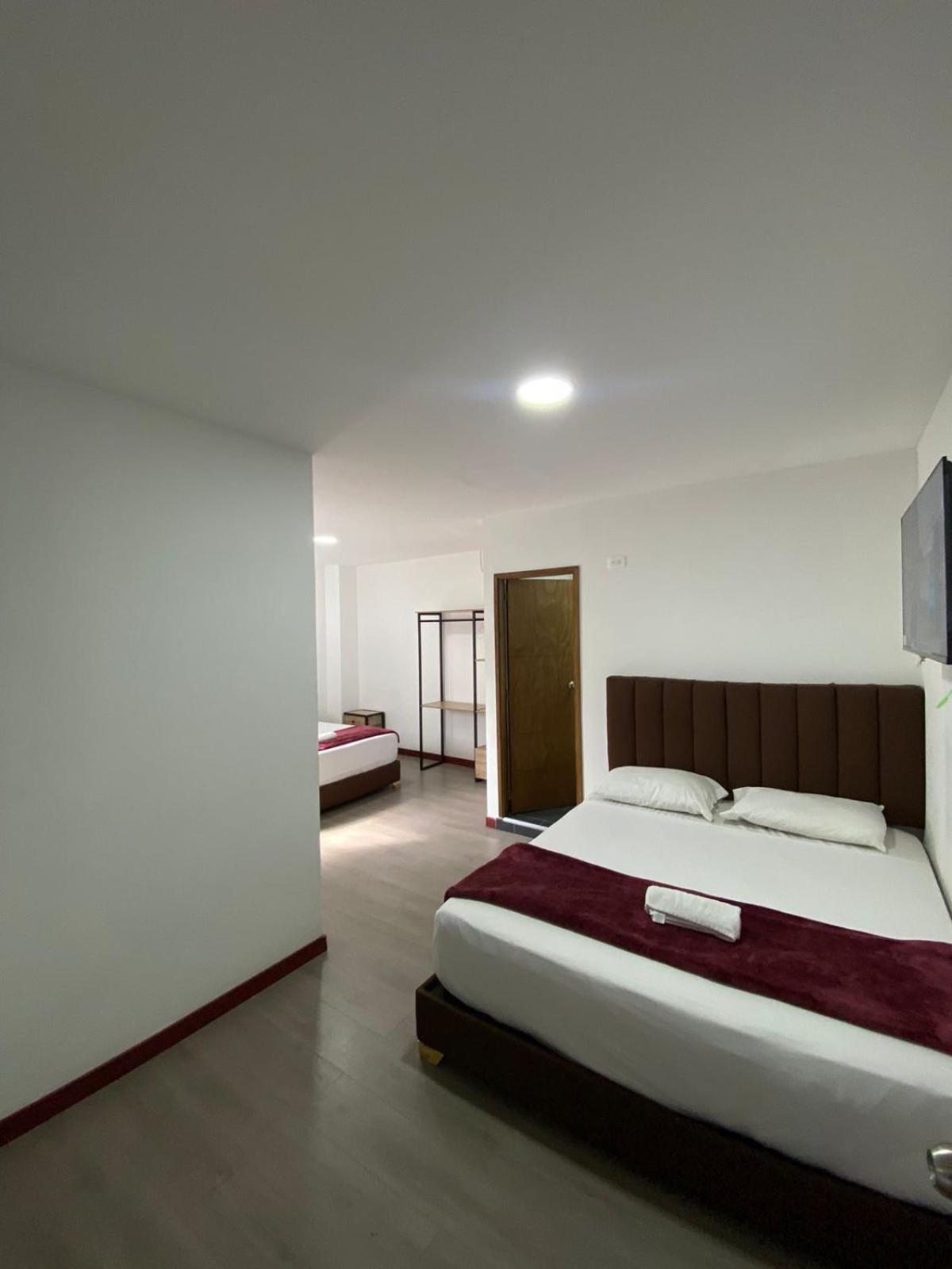 Hotel Gallery By 70 เมเดยิน ภายนอก รูปภาพ