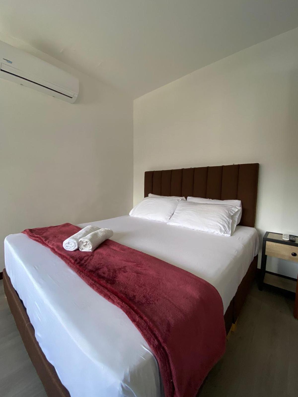 Hotel Gallery By 70 เมเดยิน ภายนอก รูปภาพ