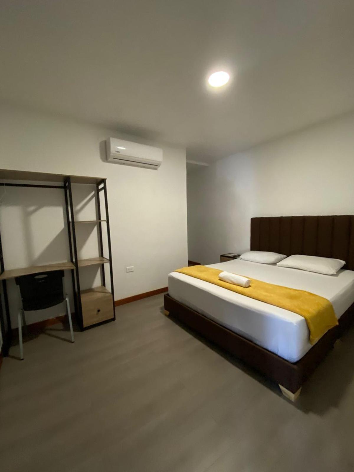 Hotel Gallery By 70 เมเดยิน ภายนอก รูปภาพ
