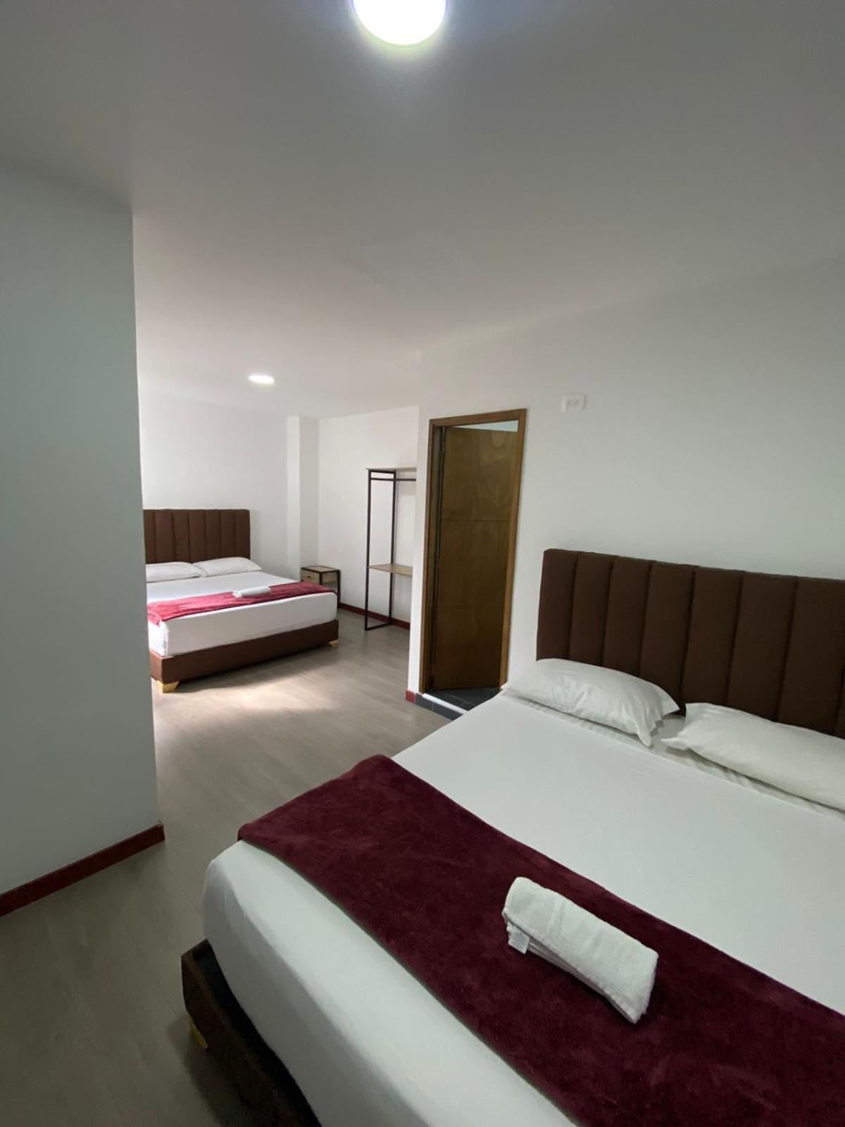Hotel Gallery By 70 เมเดยิน ภายนอก รูปภาพ