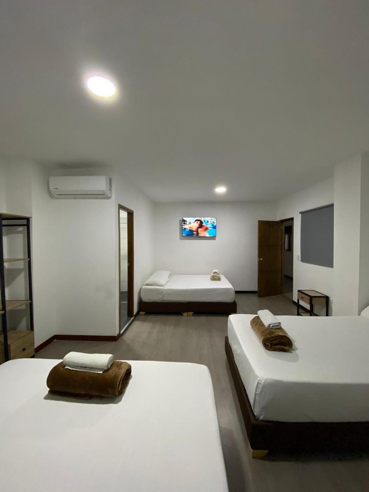 Hotel Gallery By 70 เมเดยิน ภายนอก รูปภาพ