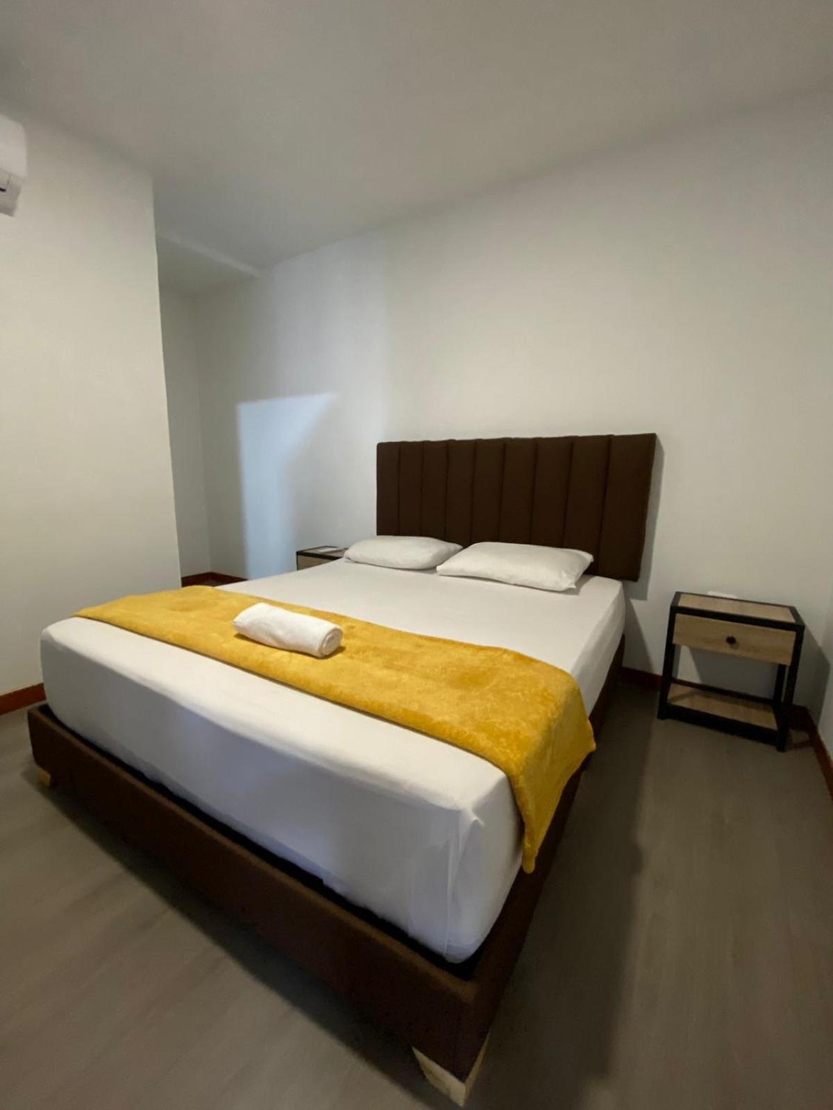 Hotel Gallery By 70 เมเดยิน ภายนอก รูปภาพ